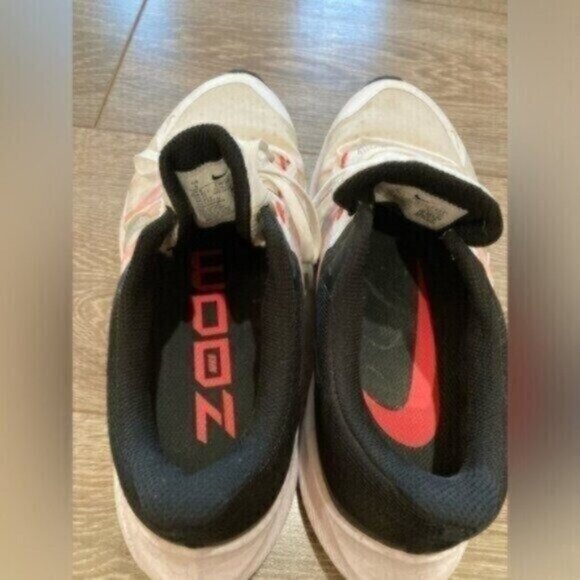 Nike Winflo 8 Crimson Athletic Running Cushioned Flyknit Workout Shoes - Picture 8 of 11